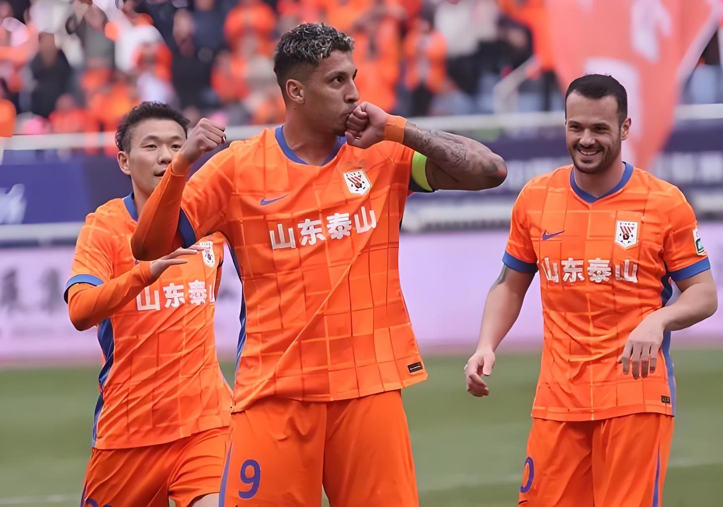 熊猫体育官网-山东泰山转会期豪取连胜；志在欧联名次提升；引发热议；团队化学反应显著的简单介绍